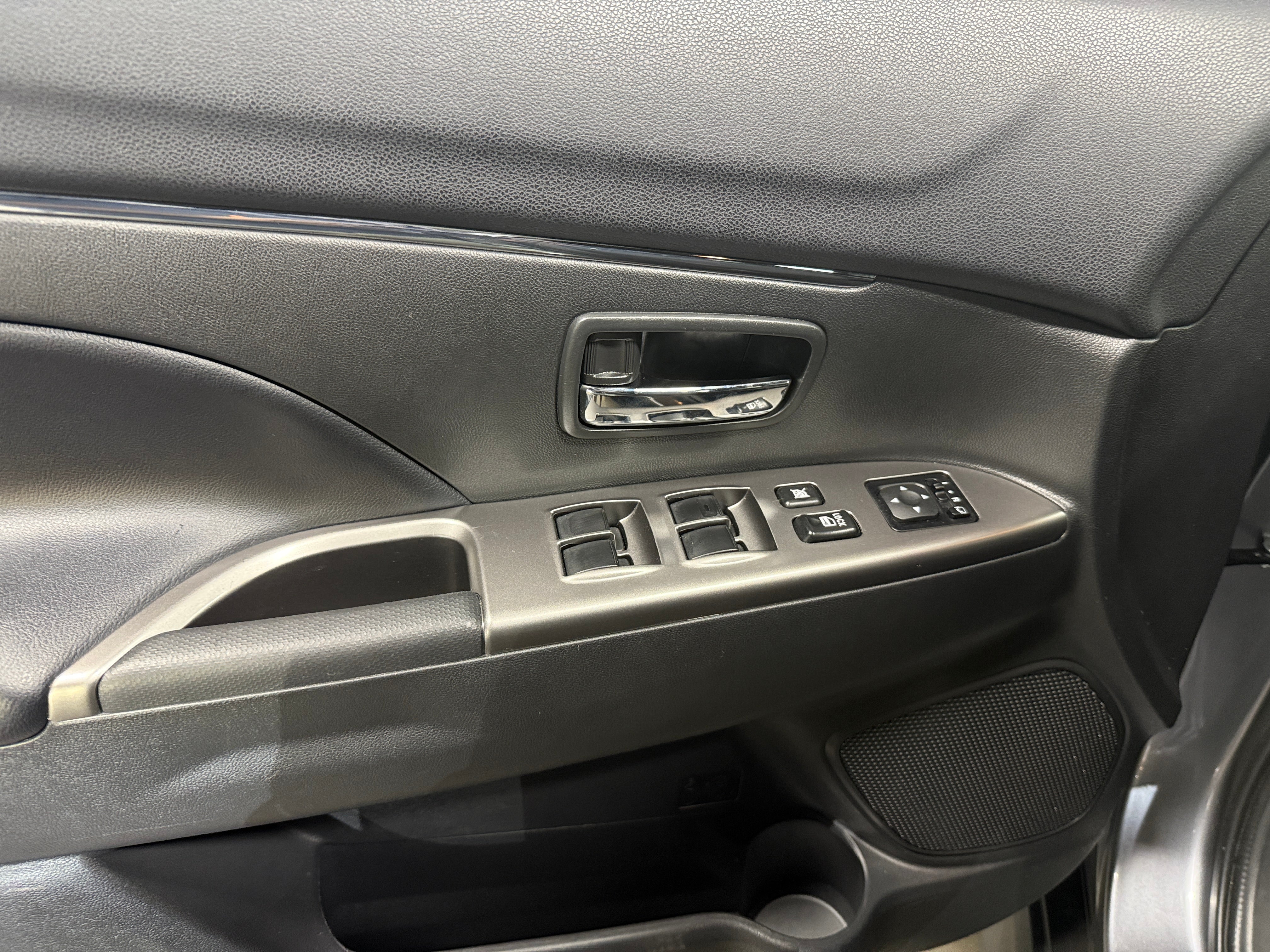 mitsubishi outlander sport 2026 JA4ARUAU7TU002953 image mitsubishi outlander sport 2026 JA4ARUAU7TU002953 image
